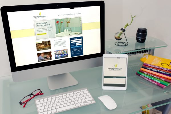 Desktop-Device-Mockup-01—Infinity—originalmockups.com