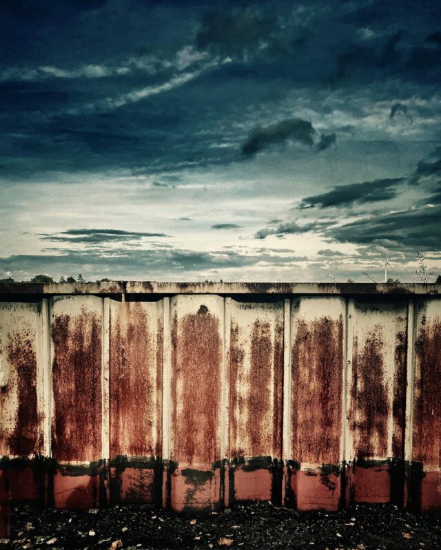 #bunthäuserspitze wo sich #norderelbe und #süderelbe treffen | #hamburg #elbe #moorwerder #welovehamburg #sky #mood #hamburgerhafen #hafen